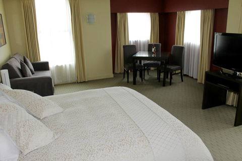 Comfort Inn & Suites City Views - Accommodation Cairns 2