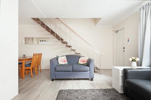 Comfy & Convenient @ Homebush West 300 Steps Train - Accommodation Cairns 0