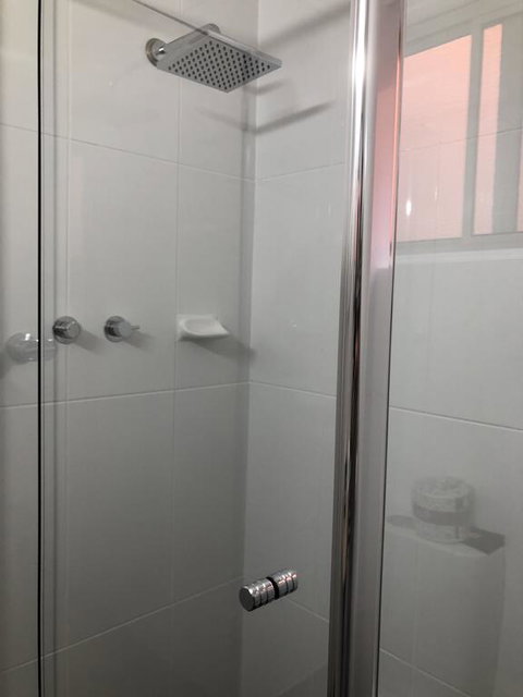 Commodore Motor Inn - Accommodation Cairns 1