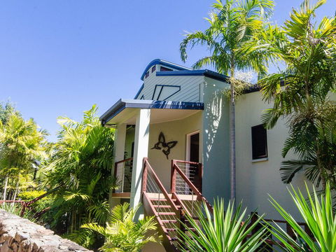 Compass Point - Accommodation Cairns 2