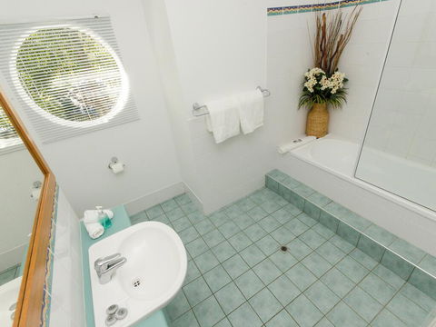 Compass Point - Accommodation Cairns 3
