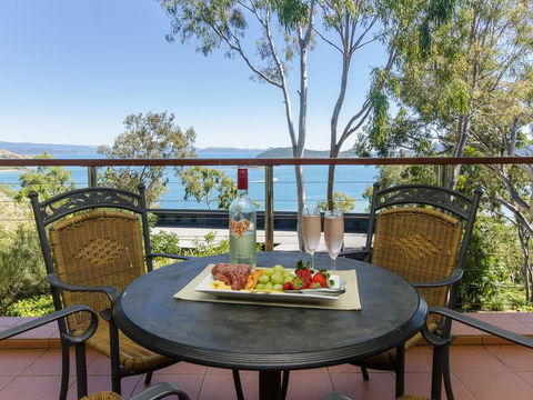 Compass Point - Accommodation Cairns 0