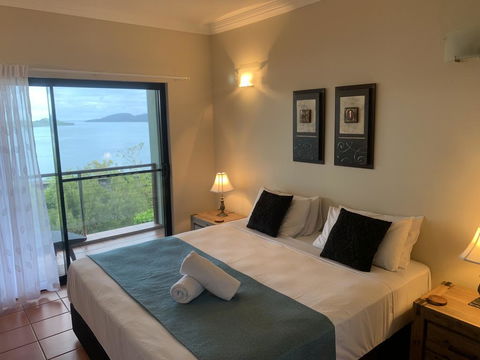 Compass Point 2 - Accommodation Cairns 3