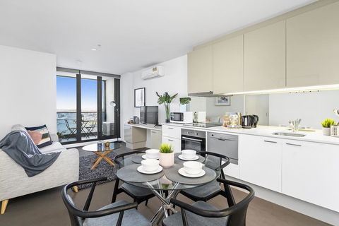 Complete Host Hudson Apartments - Accommodation Cairns 1