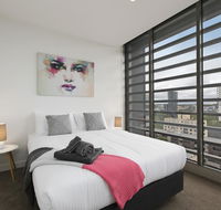 Complete Host Monarc Apartments - Accommodation Cairns