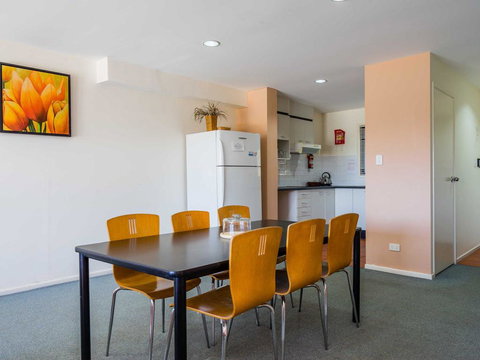 Condo 108 @ Horizons Resort & Golf, Stunning Course + Lake Views - Accommodation Cairns 2