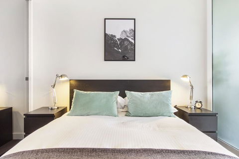 Convenient City Apartment With Resort-style Extras - Accommodation Cairns 3
