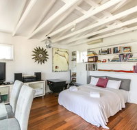 Cool Architect-Designed Studio Close To CBD - Accommodation Cairns