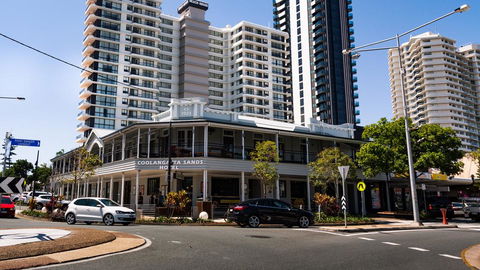 Coolangatta Sands Hotel - Accommodation Cairns 3