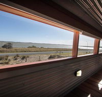 Coorong Aurora - breathtaking waterfront escape - Accommodation Cairns