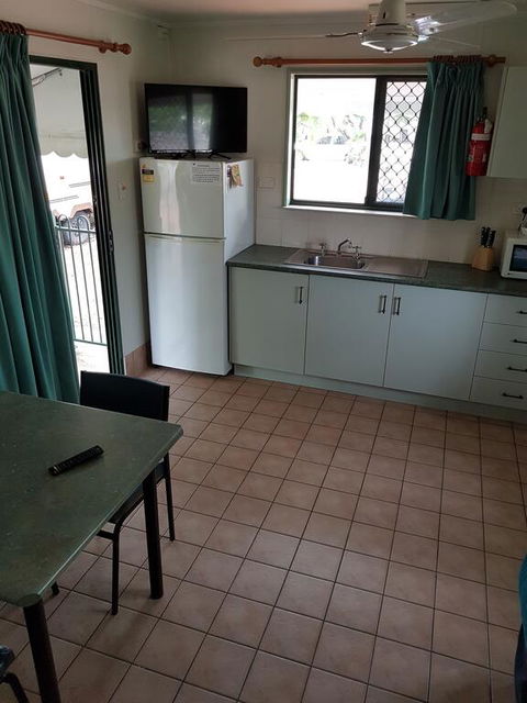 Coral Coast Tourist Park - Accommodation Cairns 3
