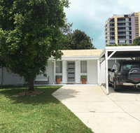 Coral Cottage - 93 Taylor Ave Golden Beach - Accommodation Cairns