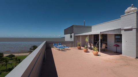 Coral Towers Holiday Suites - Accommodation Cairns 1