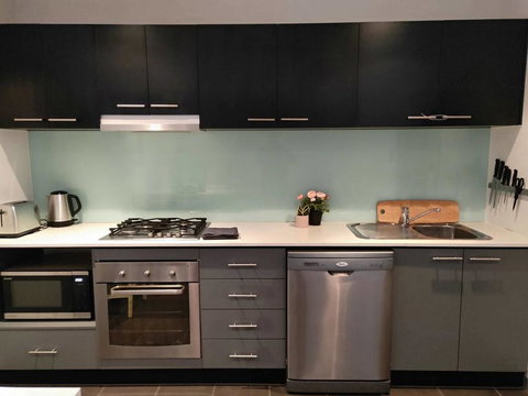 Cosy Modern Apartment In Brunswick - Accommodation Cairns 3