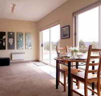 Couples Retreat with Mountain View Near Hobart - Accommodation Cairns