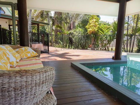 Crazy About Cairns Resort Living - 6 Bedrooms - Accommodation Cairns 2