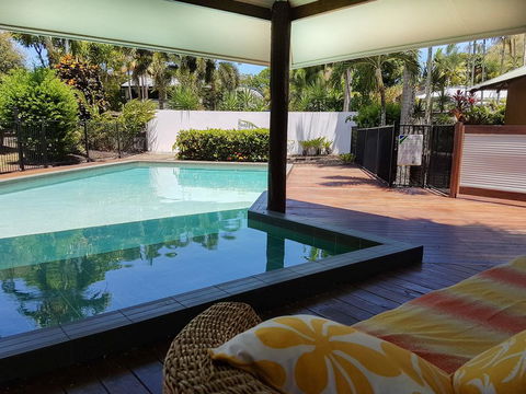 Crazy About Cairns Resort Living - 6 Bedrooms - Accommodation Cairns 0