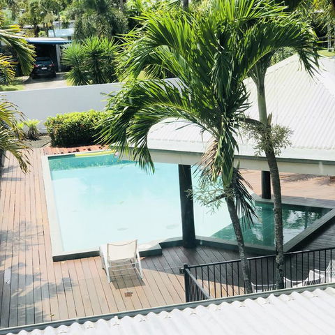 Crazy About Cairns Resort Living - 6 Bedrooms - Accommodation Cairns 3