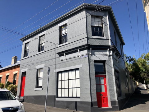 Cromwell Apartment - 3 Red Doors Battery Point - Accommodation Cairns 0