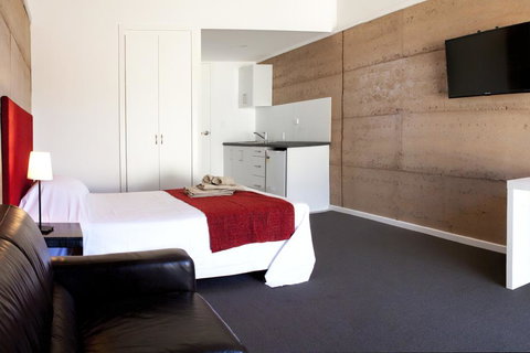 Crossroads Ecomotel - Accommodation Cairns 1