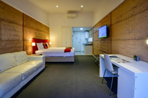Crossroads Ecomotel - Accommodation Cairns 0