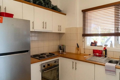 Delightful 3 Bedroom Apartment Near Chapel Street In St Kilda - Accommodation Cairns 2