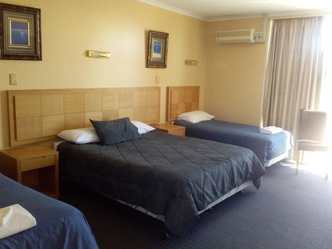 Desert Sand Motor Inn - Accommodation Cairns 1