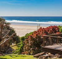 DIRECT BEACH ACCESS - 3 BED APART - CABARITA BEACH
