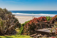 DIRECT BEACH ACCESS - 3 BED APART - CABARITA BEACH