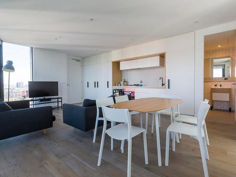 Docklands Waterfront 1006PR 2 Bed Free Wifi - Accommodation Cairns 2