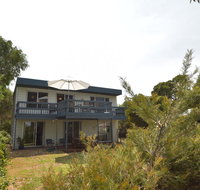 Dolphin Dreaming - 16 Dolphin Avenue - Accommodation Cairns