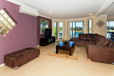 Dolphins 2 7 Commodore Crescent - Accommodation Cairns 2