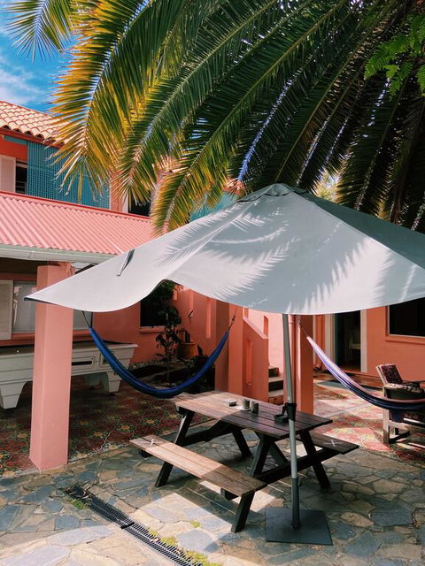 Dolphins Backpackers - Accommodation Cairns 3