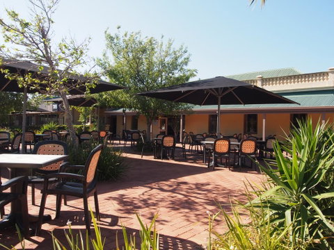Dongara Hotel Motel - Accommodation Cairns 1