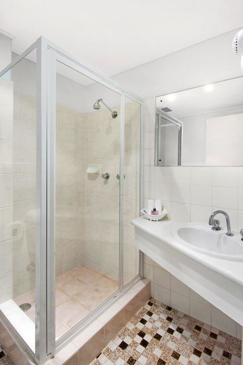 East Port Motor Inn - Accommodation Cairns 3