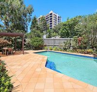 Eastbourne U6 80 Esplanade. Golden Beach - Accommodation Cairns