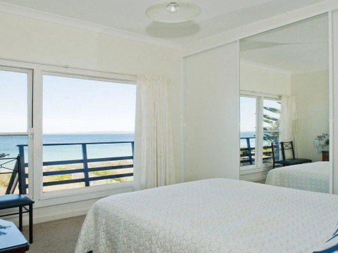 Eden On The Beach - Beachside Getaway - Accommodation Cairns 3