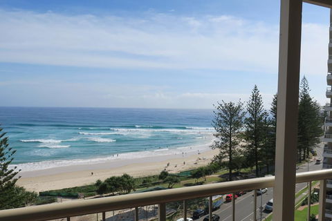 Eden Tower Apartments - Accommodation Cairns 0