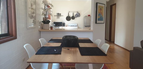 Elegant And Relaxing Apartment Few Mins To Canberra Racecourse - Accommodation Cairns 1