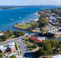 Elegant Waterfront Gem where the Ocean meets the Canal - Accommodation Cairns