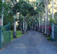 Emerald Tropical Palms B  B - Accommodation Cairns