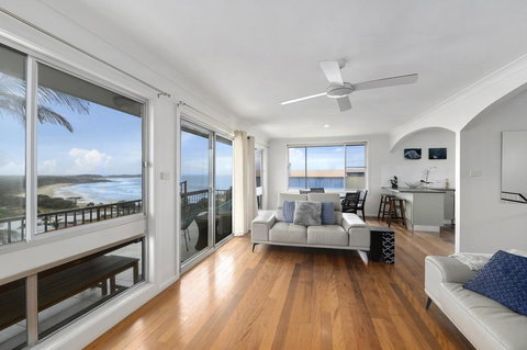 Emerald Views - Accommodation Cairns 2