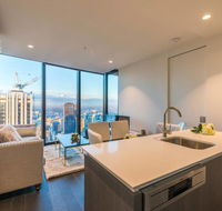 EQ Tower Luxury 2 Bedroom Skyline CBD Apartment - Accommodation Cairns