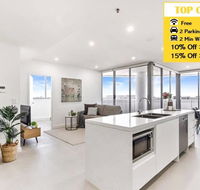 ESQ Astonishing 3BD Apartment 1 min from Train Station - Accommodation Cairns