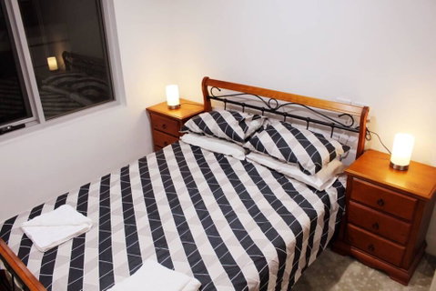Executively Styled 2 Bed, 2 Bath, Perfect Location - Accommodation Cairns 2