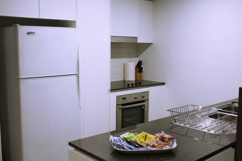 Executively Styled 2 Bed, 2 Bath, Perfect Location - Accommodation Cairns 0