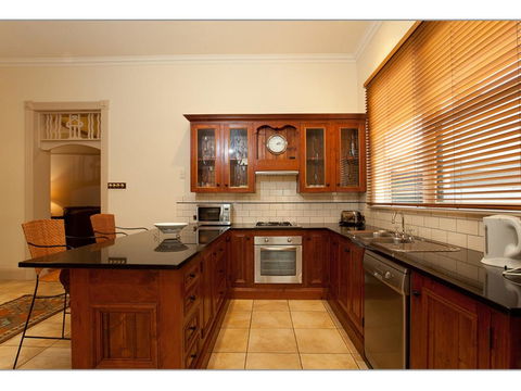 Fairholme Townhouse - Accommodation Cairns 1