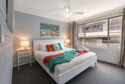 Family, Romance, Fun On Kings Beach - Accommodation Cairns 3