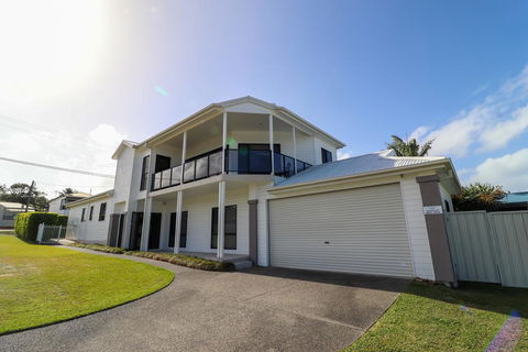 Flexi At Belmont - Accommodation Cairns 0