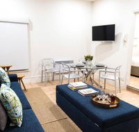 Flinders Lane Melbourne Apartment by Ready Set Host - Accommodation Cairns